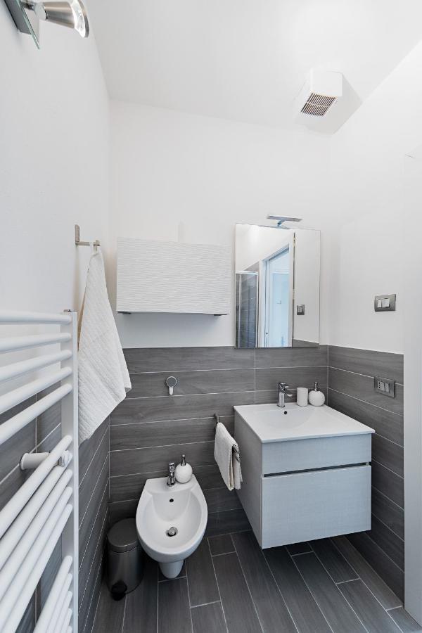 Appartamento Mazzini P1-25 By Wonderful Italy Sirmione Exterior photo